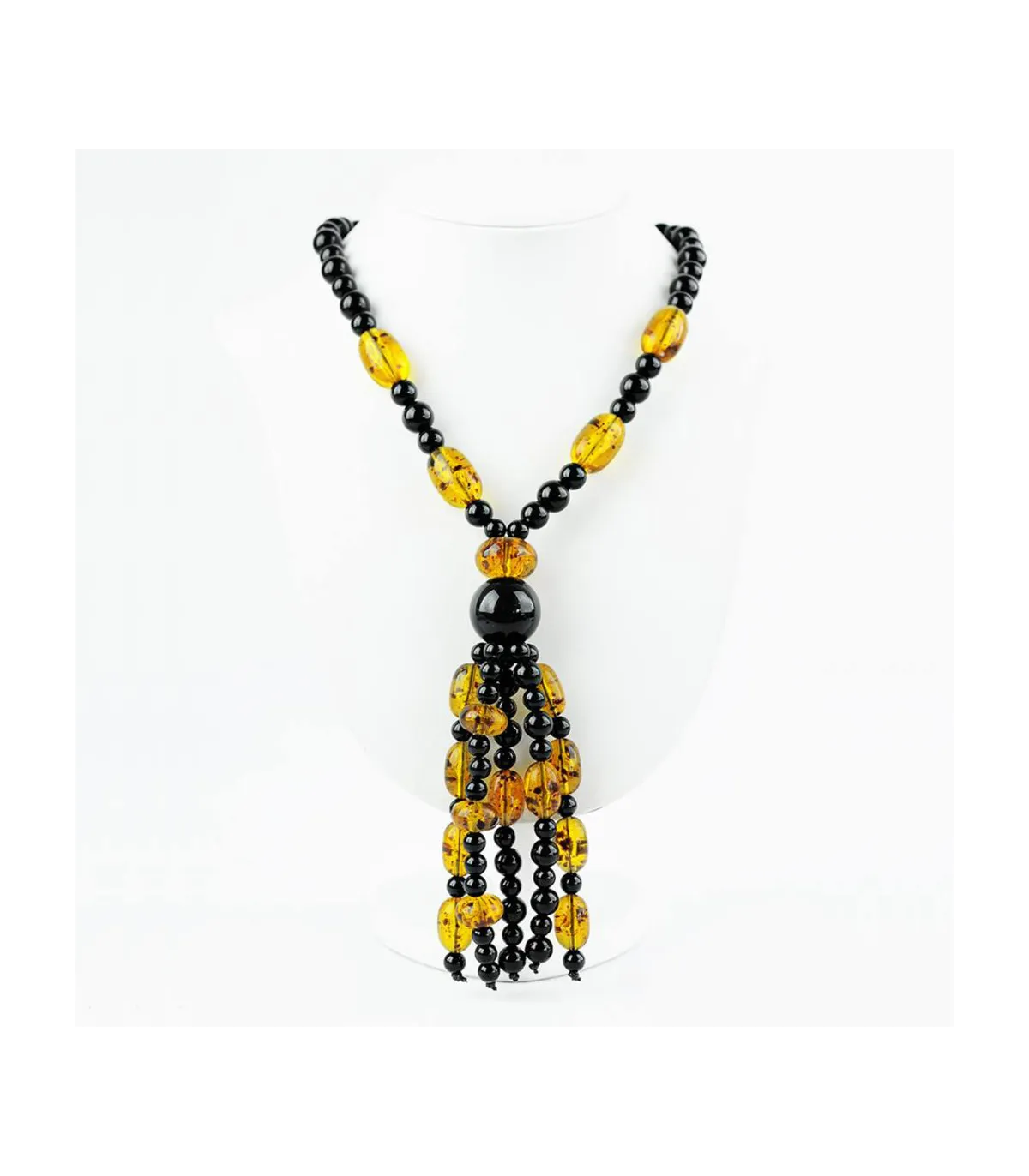 Collana lunga con particolari neri e ambra