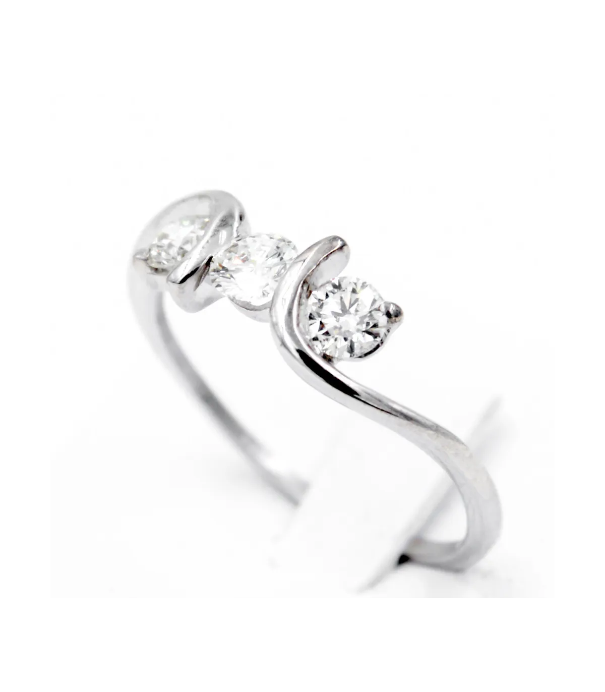 Trilogy in oro bianco con brillanti totale carati 0,90