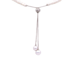 Collana di perle in oro bianco con pendente