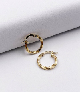 Orecchini a cerchio in oro giallo ondulato