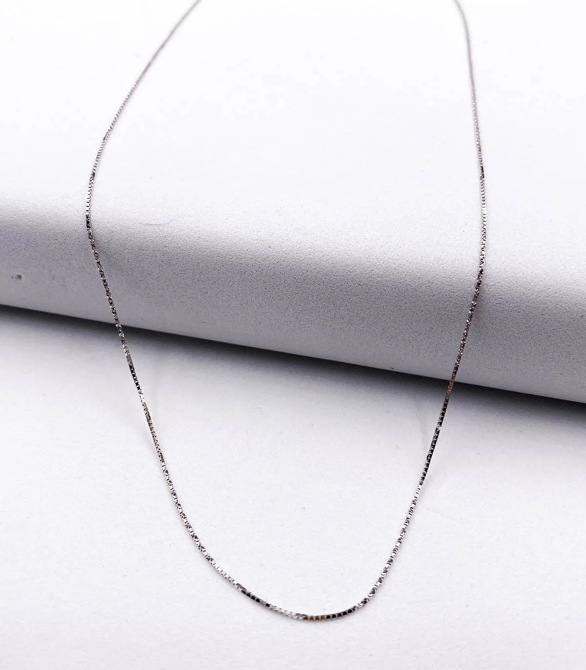 Collana veneziana e semi-torchon in oro bianco