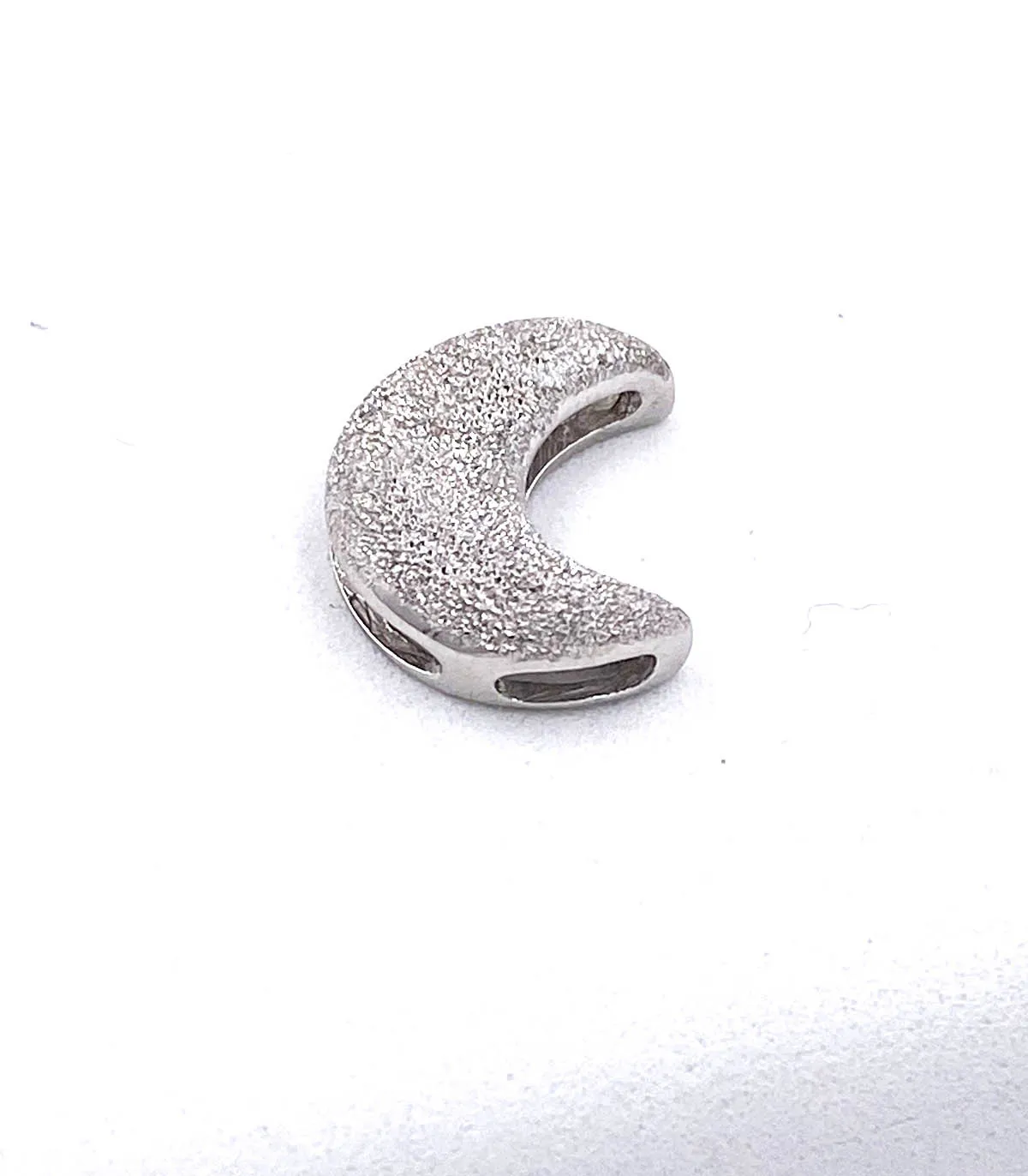 Ciondolo luna in oro bianco satinato