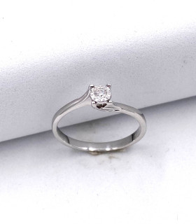 Anello solitario in oro bianco con brillante da 0,05 carati