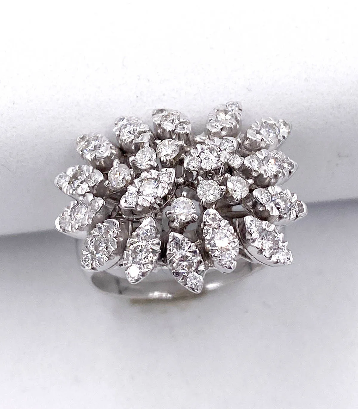 Anello in oro bianco con brillanti carati totali 1,62