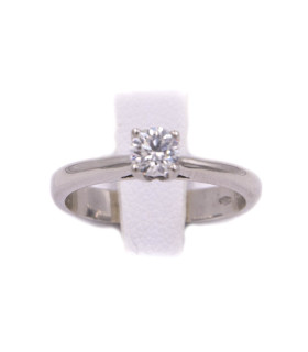 Anello solitario in oro bianco con brillante da 0,40 carati