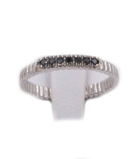 Anello veretta in oro bianco con brillanti neri carati totali 0,07