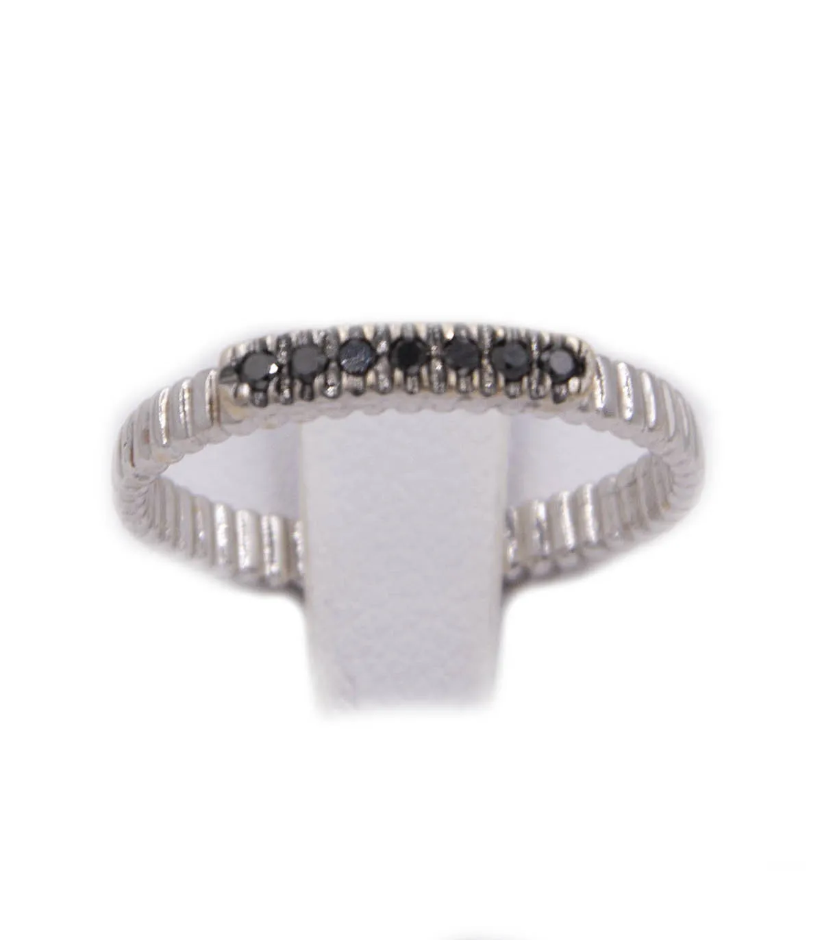 Anello veretta in oro bianco con brillanti neri carati totali 0,07