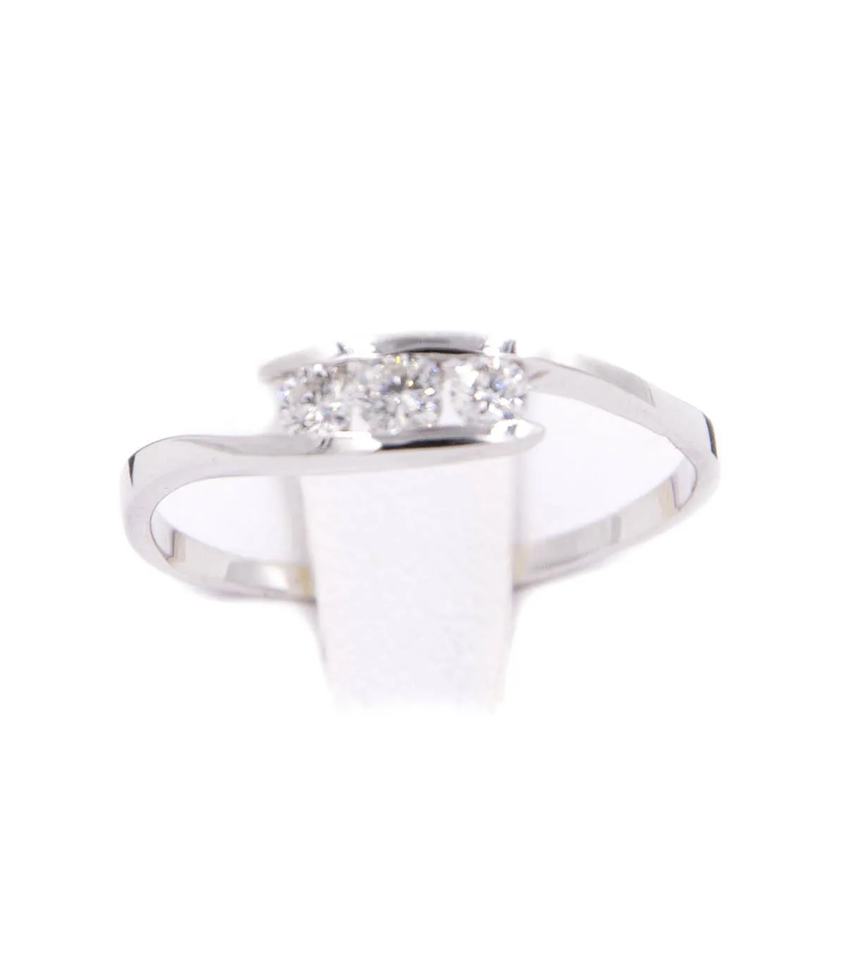 Anello trilogy in oro bianco con brillanti carati totali 0,09