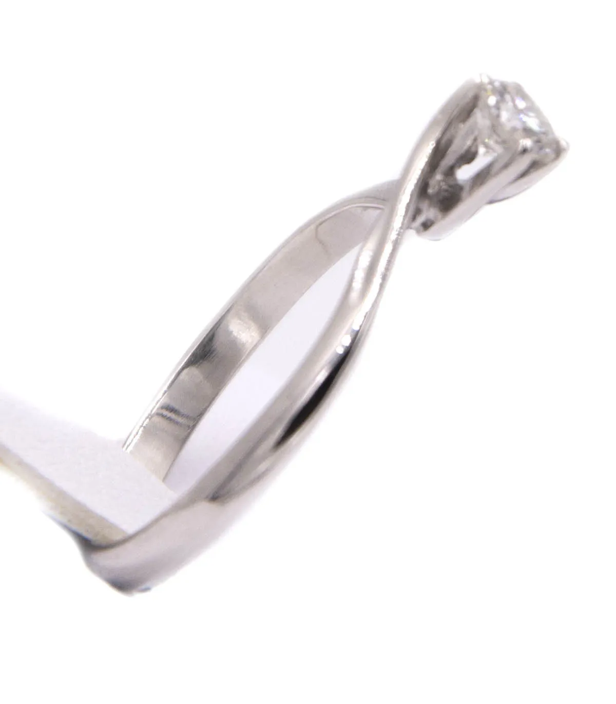 Anello solitario modello Valentino in oro bianco con diamante da 0,20 carati G-H VS