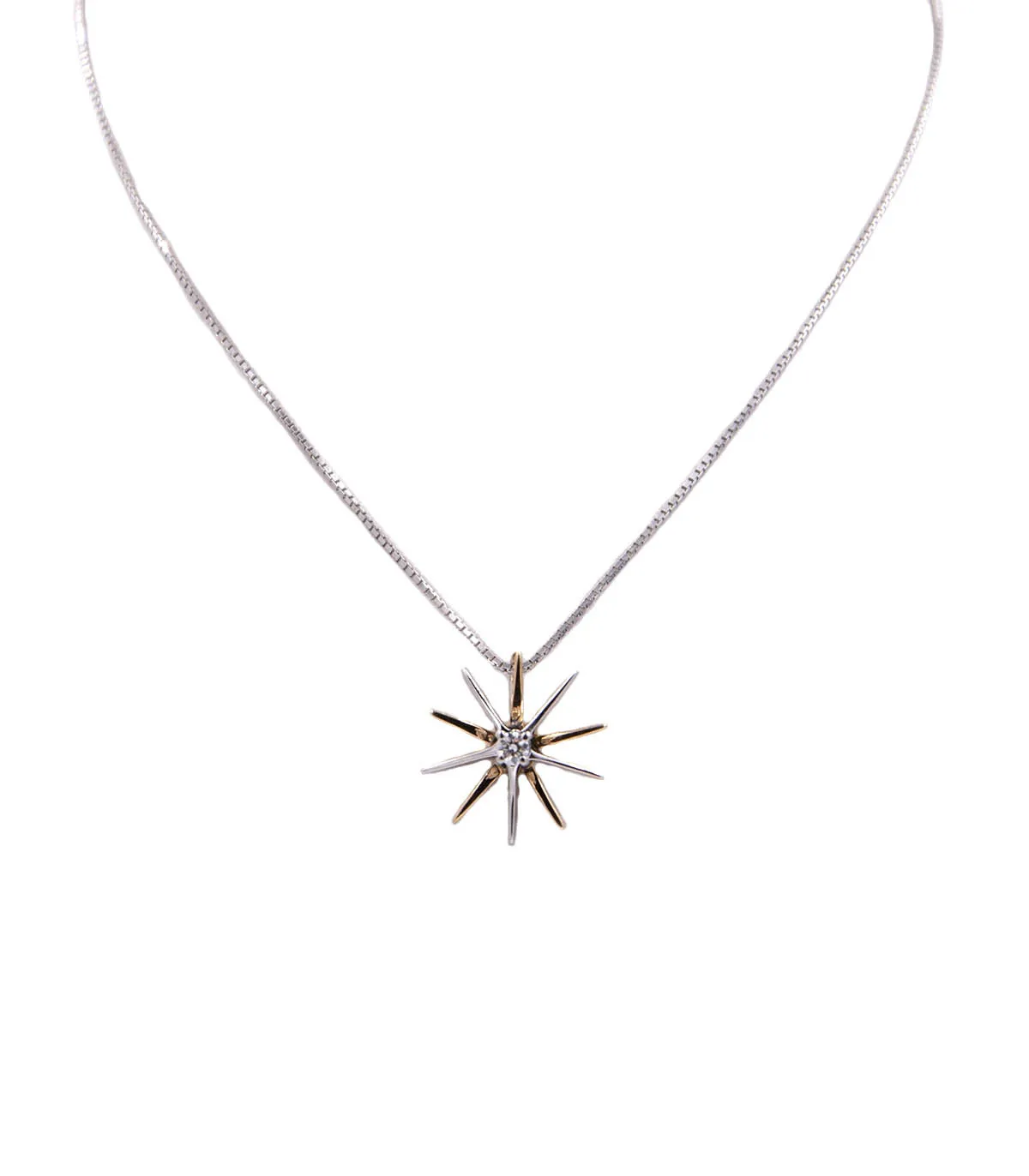 Collana in oro bianco con stella in oro giallo con brillante da 0,05 carati