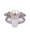 Anello in oro bianco con perla e brillanti cartai totali 0,60