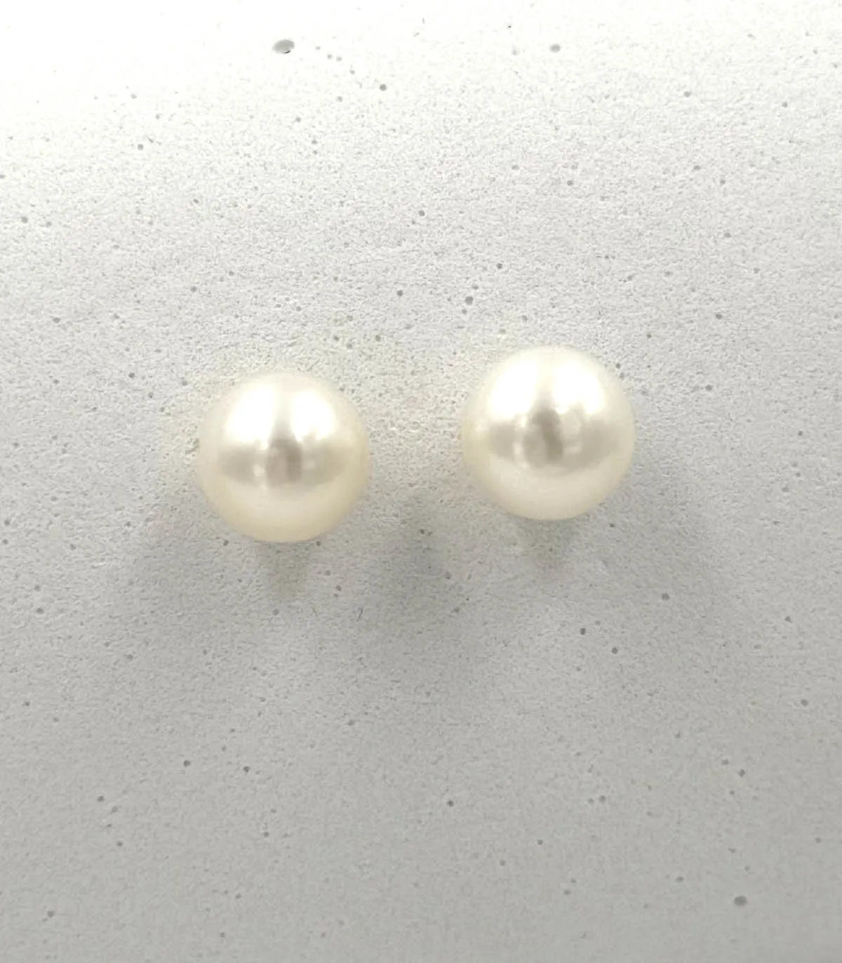 Orecchini in oro giallo con perle