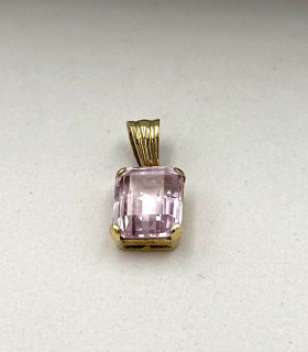 Ciondolo in oro giallo con rosa di Francia rettangolare