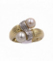 anello in oro giallo con 2 brillanti da 0,02 carati totali e perle