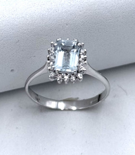 Anello in oro bianco con acquamarina da 1,0 carato e brillanti carati totali 0,18
