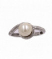 anello in oro bianco con brillanti da 0,14 carati totali e perla centrale