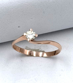 Anello solitario modello Valentino in oro rosa con brillante da 0,15 carati