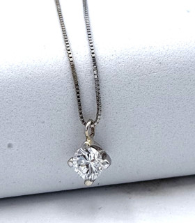 Collana punto luce in oro bianco con brillante da 0,48 carati G VVS1