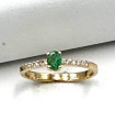 Anello in oro giallo con smeraldi da 0,2 carati e brillanti carati totali 0,18