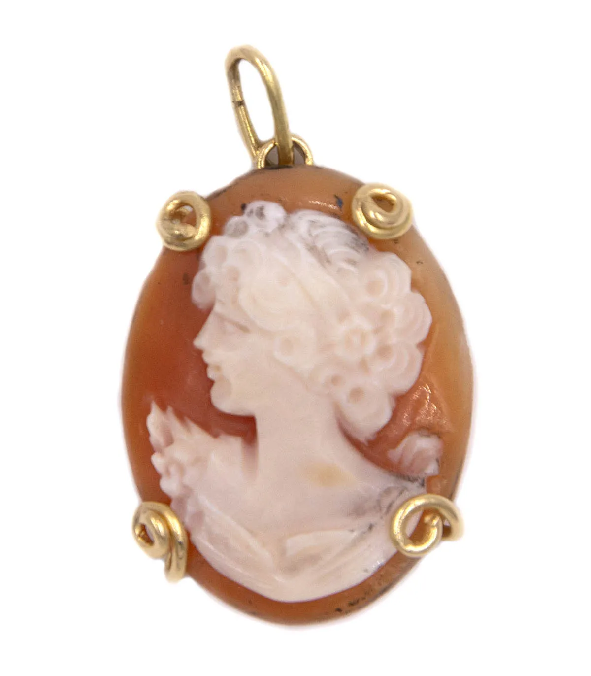 Ciondolo in oro giallo con cammeo