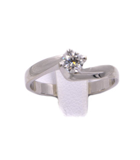 Anello solitario in oro bianco con brillante da 0,30 carati