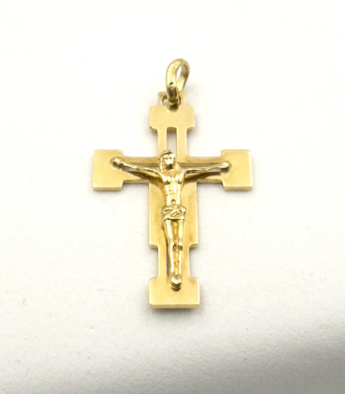 Ciondolo croce in oro giallo con Cristo