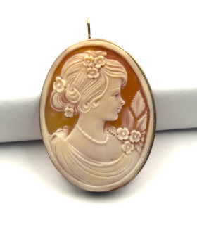 Ciondolo cammeo in oro giallo