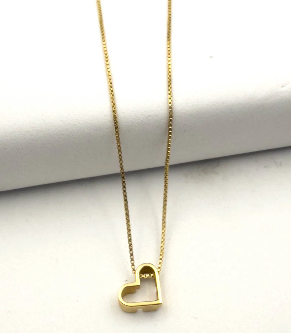 Collana in oro giallo con cuore