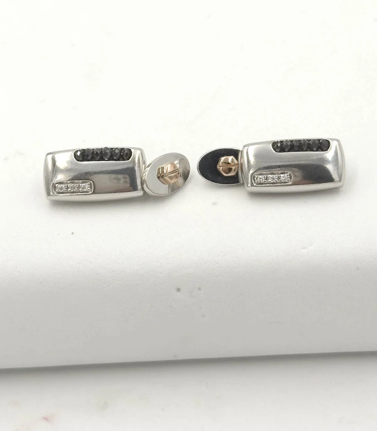 Gemelli in oro bianco con brillanti carati totali 0,06