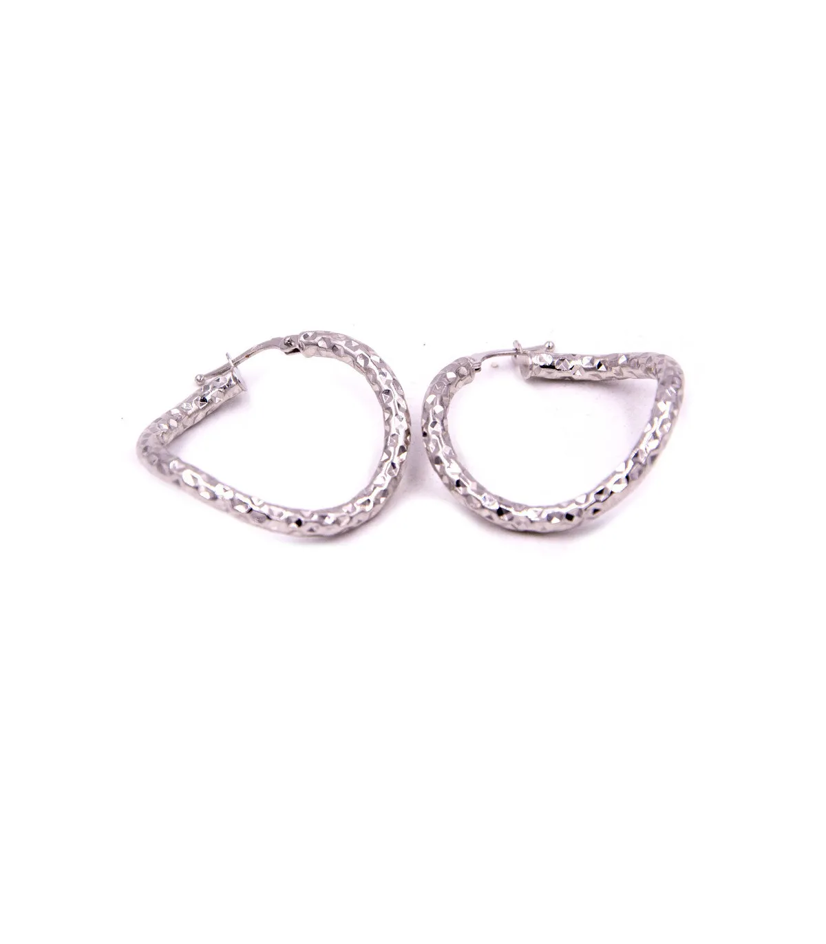 Orecchini a cerchio in oro bianco lavorato
