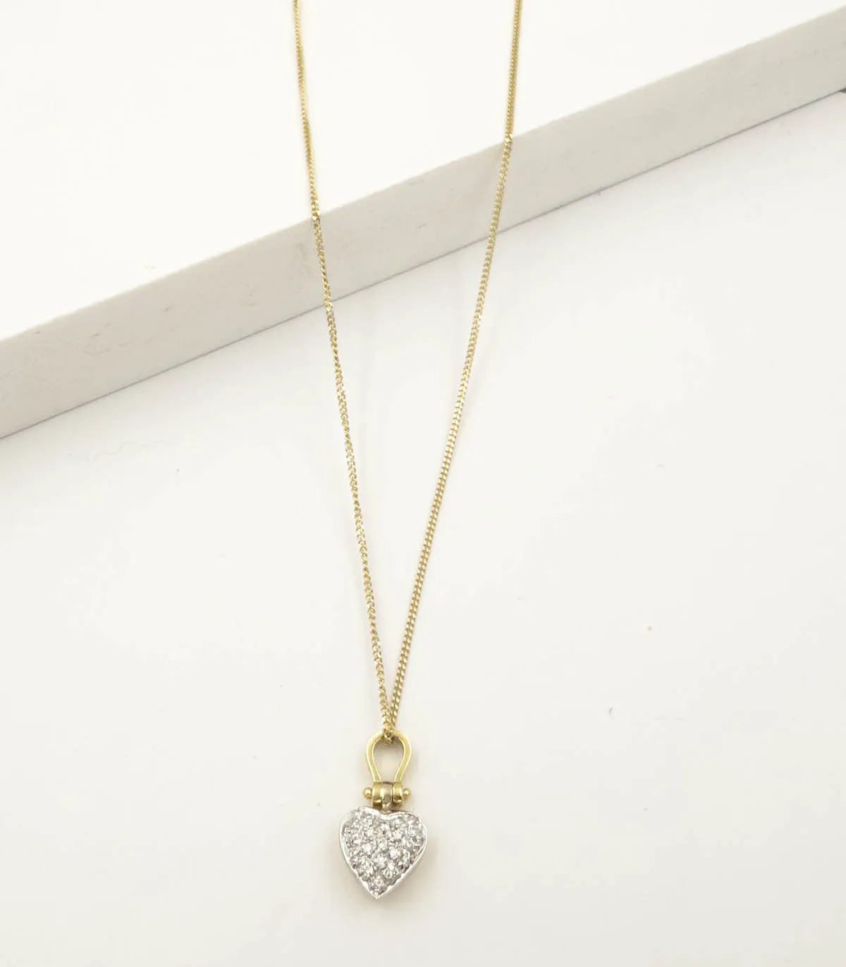 Collana in oro giallo con cuore pendente