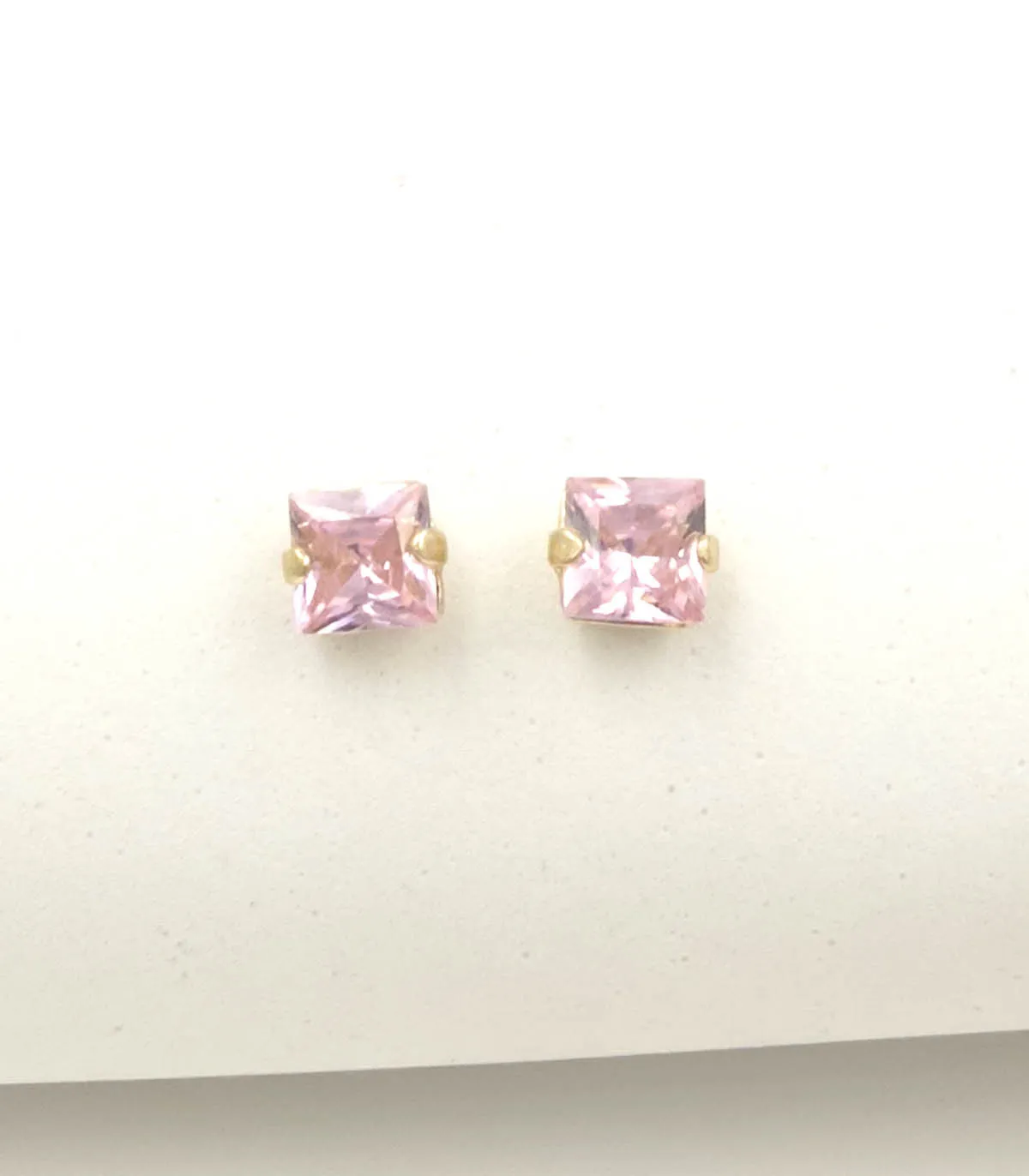 Orecchini in oro giallo con quarzo rosa