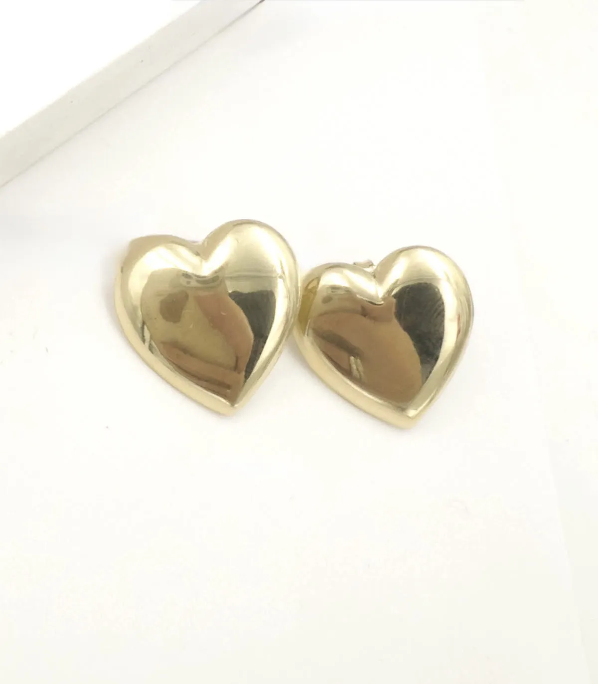 Orecchini a cuore in oro giallo