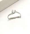Anello solitario in oro bianco con zircone