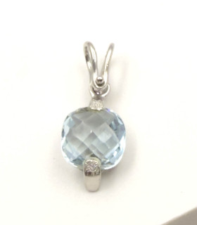 Ciondolo in oro bianco con topazio azzurro