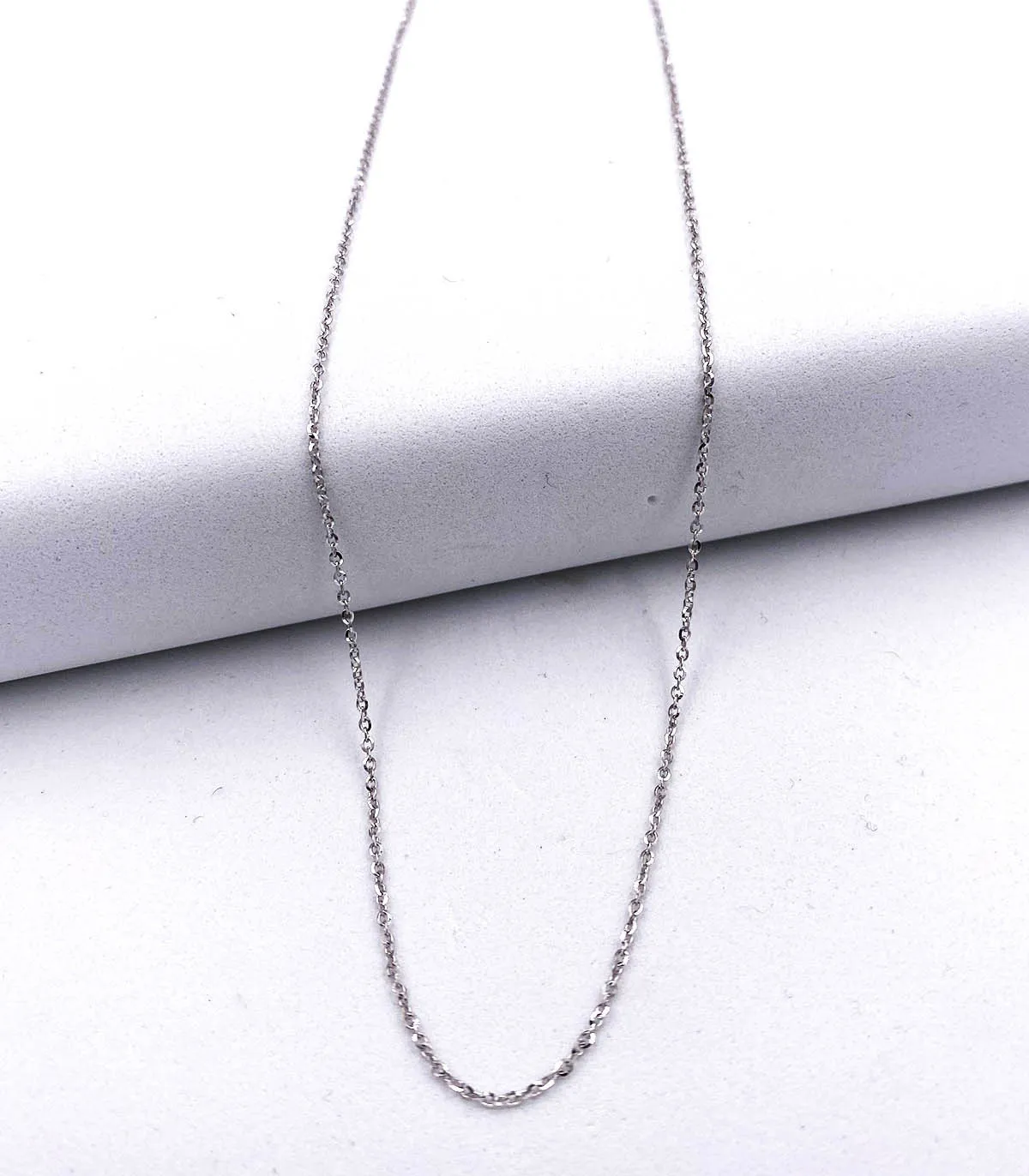 Collana rolò in oro bianco