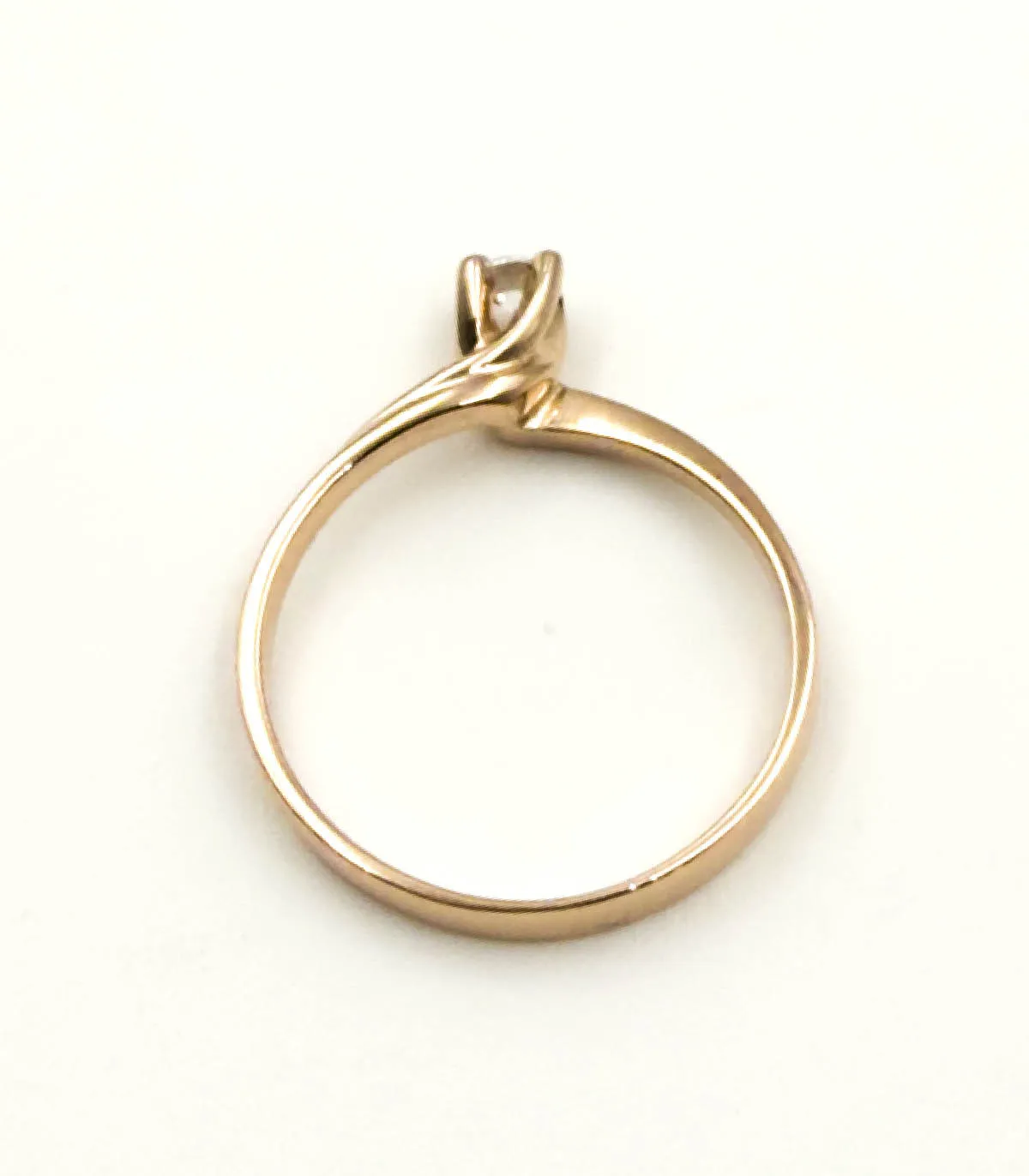 Anello solitario in oro rosa con brillante da 0,10 carati F VVS1