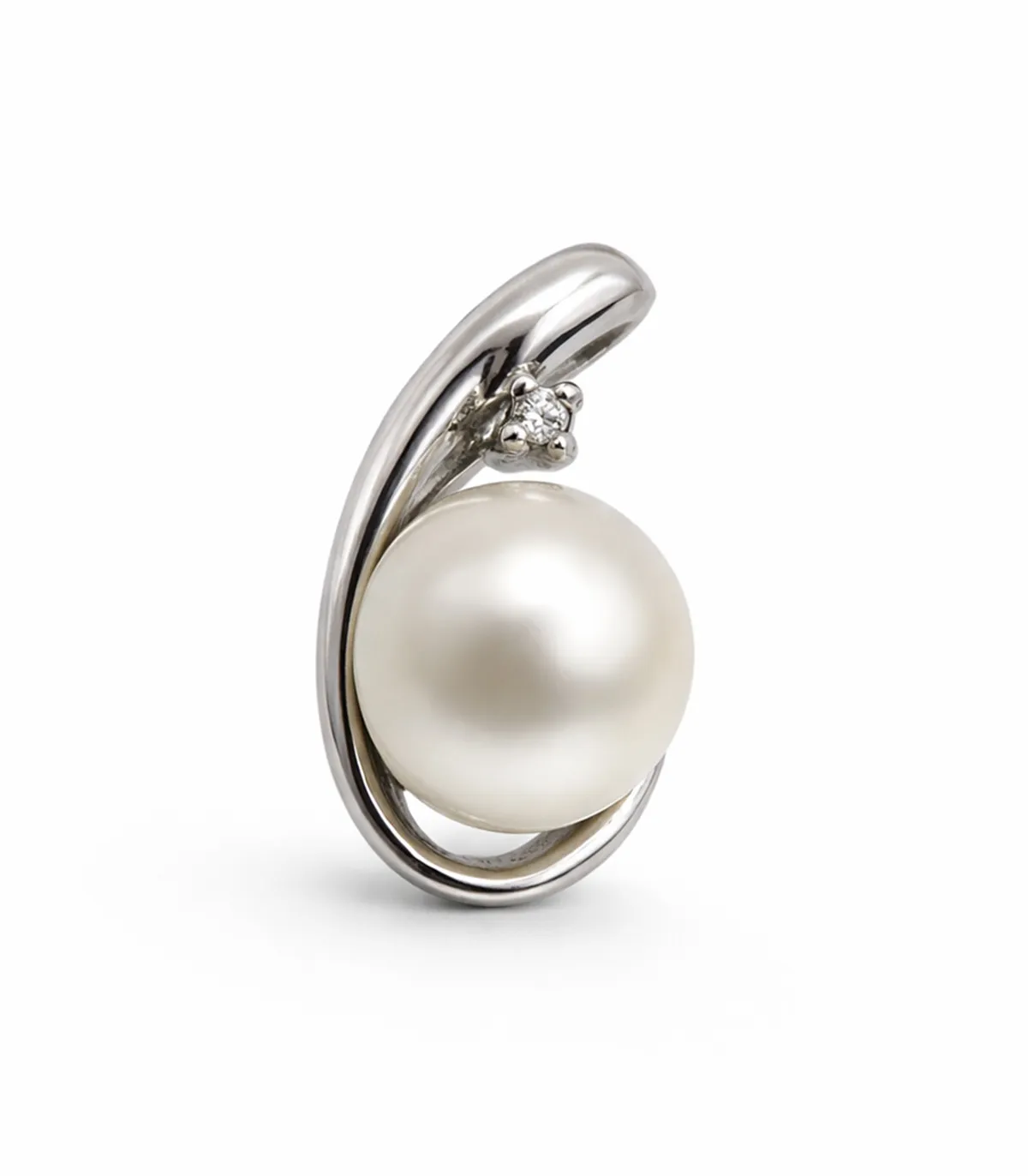 Ciondolo in oro bianco con perla