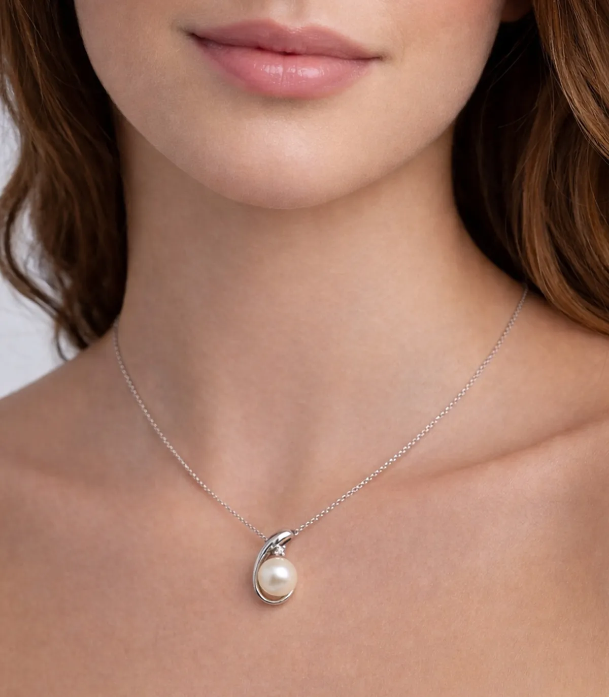 Ciondolo in oro bianco con perla