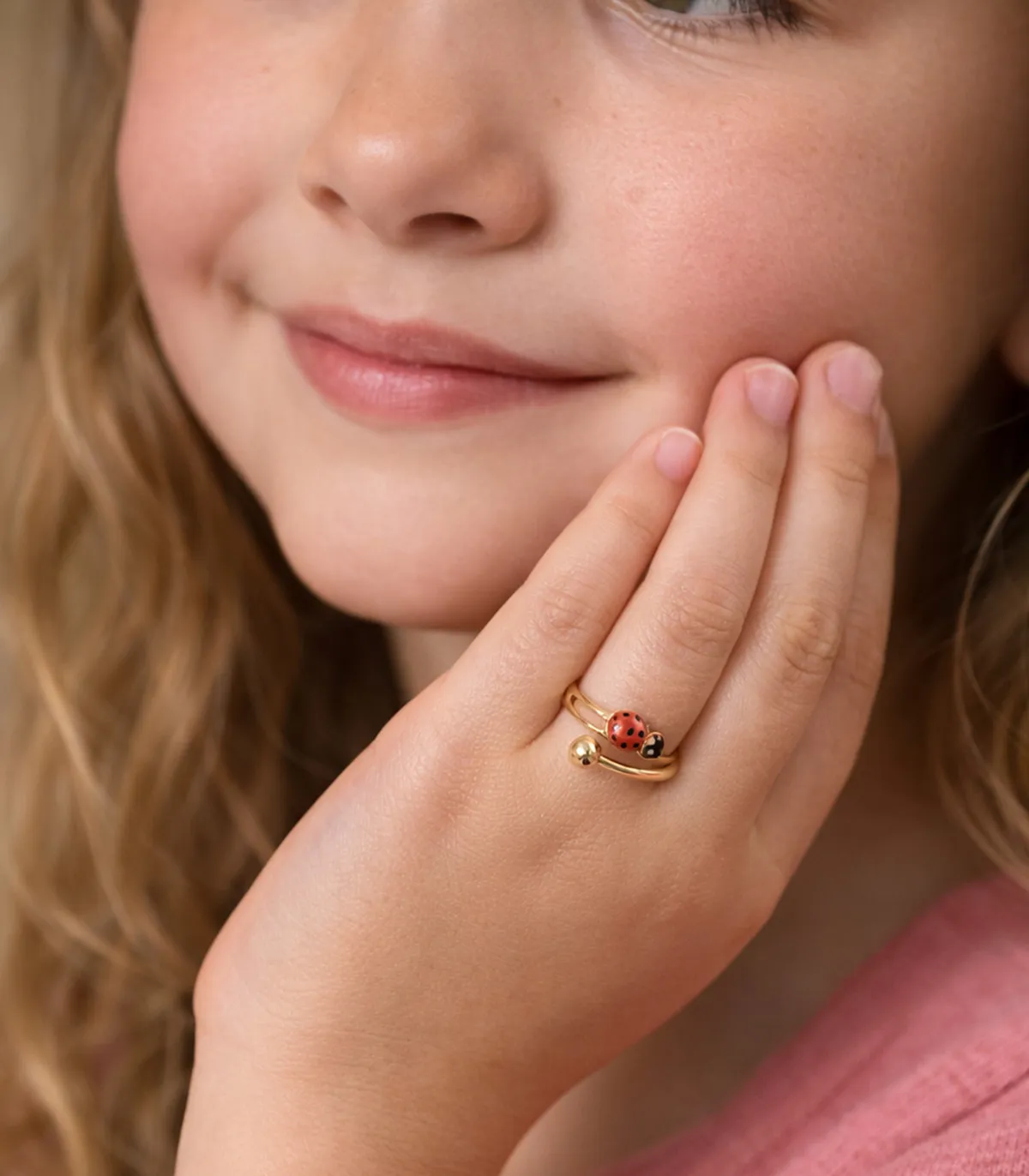 Anello regolabile in oro giallo da bimba con coccinella