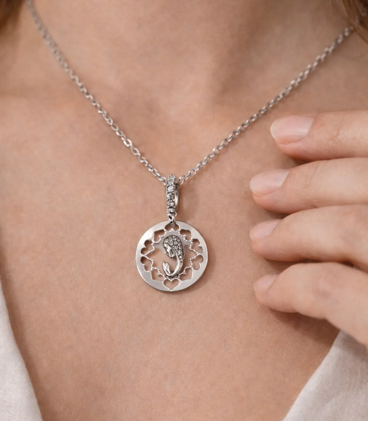 Ciondolo Madonnina in oro bianco