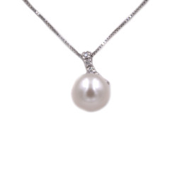 Collana in oro bianco con perla e brillanti carati totali 0,12