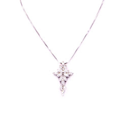 Collana in oro bianco e ciondolo a croce con brillanti carati totali 0,30