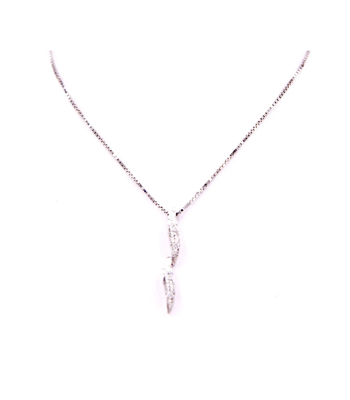 Collana in oro bianco con ciondolo con brillanti