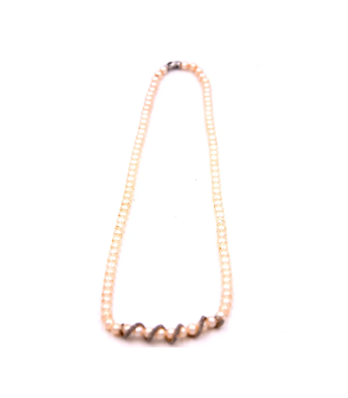 Collana in oro bianco con perle