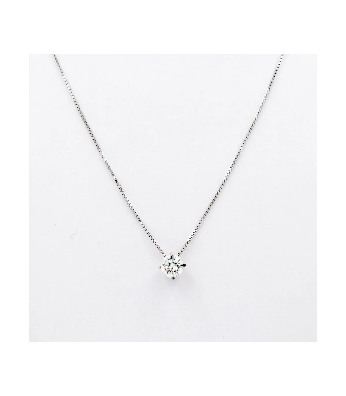 Collana in oro bianco con brillante 0,51