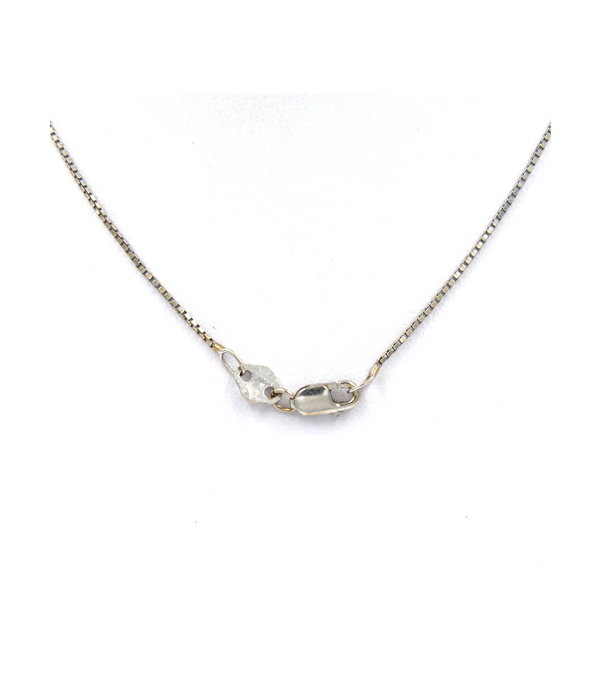 Collana in oro bianco con ciondolo in oro bianco e brillanti