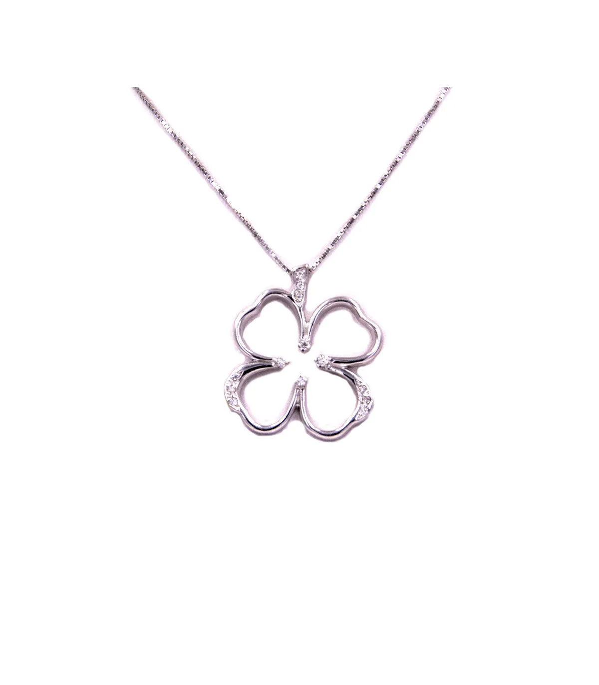 Collana in oro bianco con ciondolo quadrifoglio con brillanti carati totali 0,26