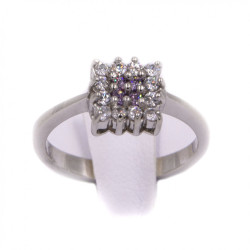 Anello in oro bianco con zirconi