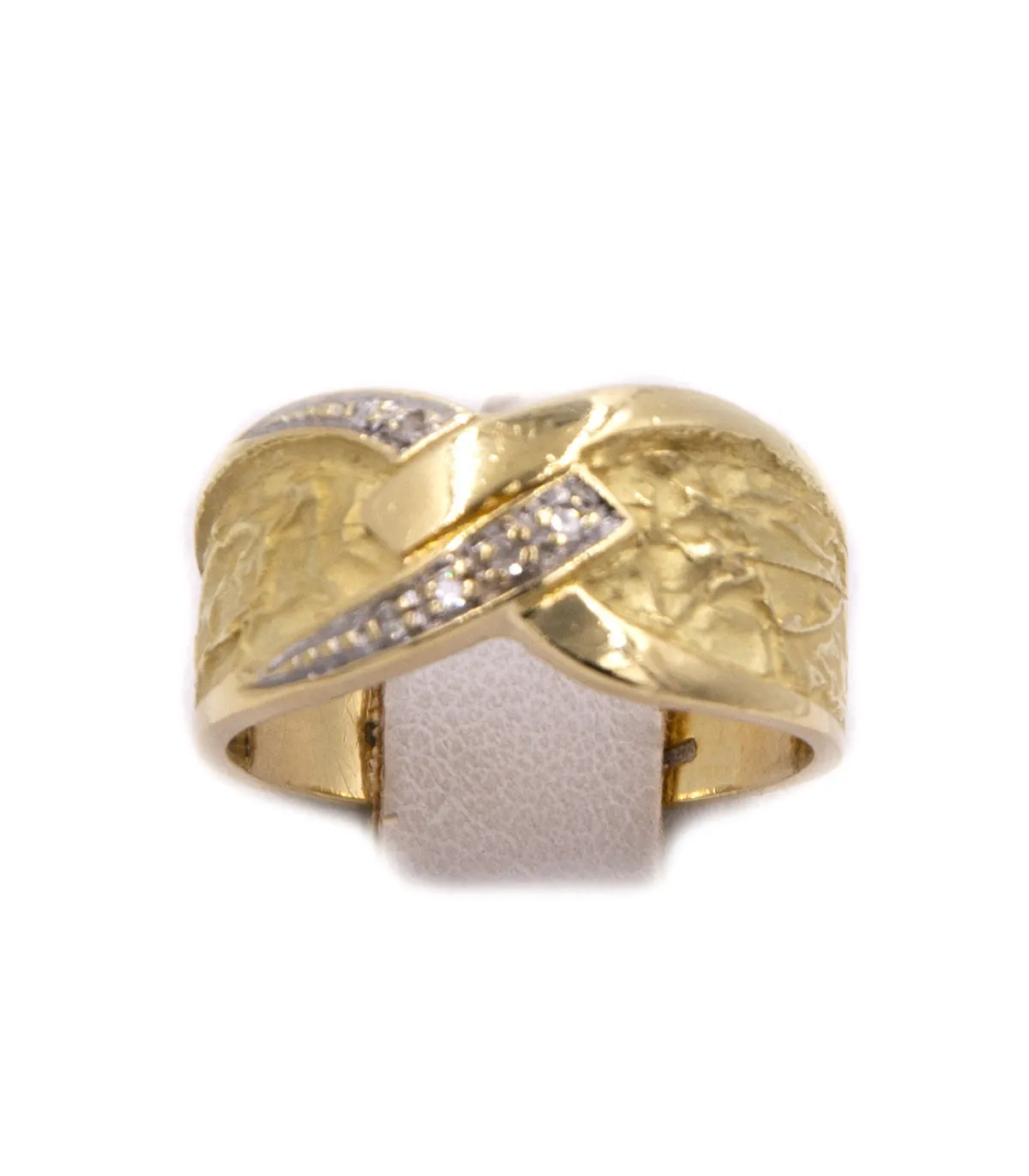 Anello in oro giallo con brillanti carati totali 0,05